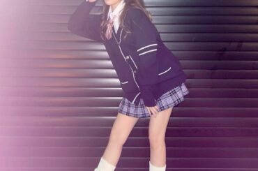 .
制服全身バージョンだよ♡♡♡
自分が 高校生で自由な制服着ていーよーって言われたら どんなの着るかなー??

今回衣装では紺のセーターに
スカートに若干ピン...