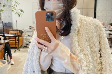 今日はぽかぽかで気持ちいいなぁ。

最近は、春も近づいてきたので、
中を薄手のトップスにしてもこもこアウターを着るか、 

トレンチとか薄めのアウターに、
中に...