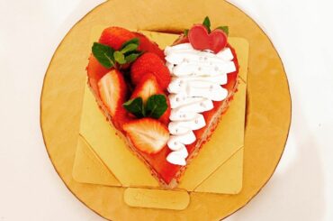 今年のバレンタインはチョコ&イチゴのムースケーキに挑戦しました
ムースは意外と簡単だったよ！

#バレンタイン 投稿
#イチゴのムース
#チョコムースケーキ 
...