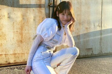 59thシングルの衣装
今回はメンバー全員パンツスタイル
私の衣装は袖がぽわんってしてて可愛らしさもある所が気に入ってます

自分に合う様に作っていただける...