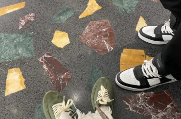 カーキのスニーカー履こうかなと思って支度したら、息子のコーデもカーキがポイントの気付いたらリンクコーデって昔からあるあるです。
無意識に自分の気分がリンクするよ...