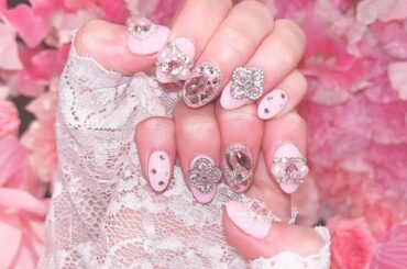 卒業公演用のネイル
せっかくなので思いっきりキラキラゴテゴテ

公演中の衣装の写真いっぱい撮ったからここに載せときます！！
#newnails #akb衣装...