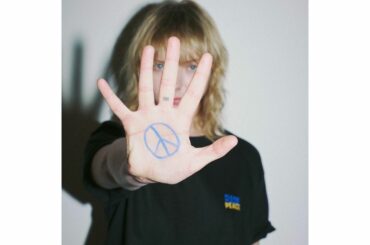 甚大な被害を被っているウクライナを支援するために、本日より @_thinktheday のHPにて緊急支援チャリティTシャツの販売を開始致します。

本商品の利...