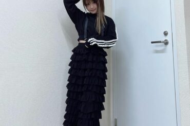 .
ブラックコーデ
今日は 1日衣装着ての仕事だったので簡単に脱ぎ着しやすい服にした♡
・‥…━━━☞・‥…━━━☞
#れーなこーで
#ブラックコーデ
#ラフコ...