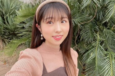 .
今日から予約が始まった生写真のオフショットです

テーマが"春休み"だったから
外でお花と撮ろう〜と思って出掛けたんだけど
草しか生えてなかった笑 (提出...