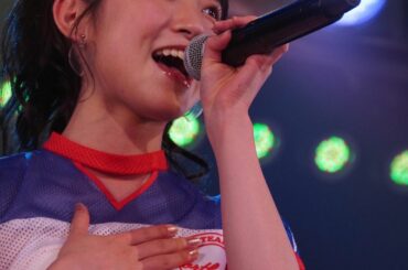 .
୨୧┈┈┈┈┈┈┈┈┈┈୨୧
.
劇場公演の様子を
写真におさめてくださいました
.
ちなみに20歳の生誕祭の回です！
.
#AKB48 #劇場公演
#手を...