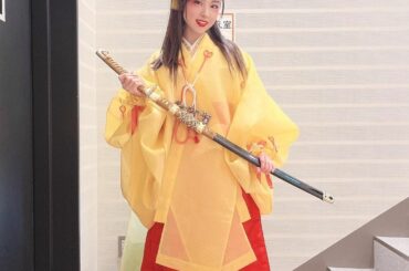 .
Onosan style collection

1幕の出番が終わったらショータイムの衣装にお着替えして…休憩時間は剣が友達って感じでずっと持って歩いてま...