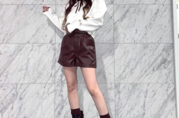 .
今日の衣装
トップスは袖が ふわーんってなっとう所に惹かれて買いました♡

ブラウン×ホワイトにしたかったので
ブラウンのレースを重ね着して
ショートパンツ...