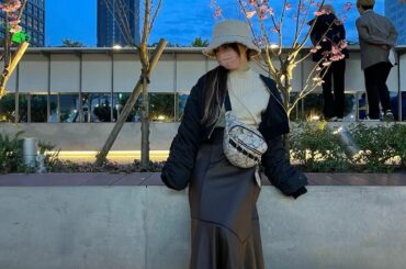 .
たまたま写真撮った場所が
まさに【インスタ映え】って感じになりました

冬服で着たい服たくさんあったのに
今年もまた買ったままの服で部屋が溢れました。笑

...