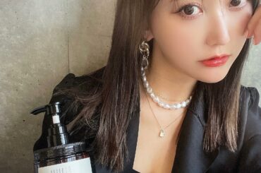 暗髪にするとやりたくなる
キャットライン×赤リップ 
ビスチェにジャケット羽織りちょうどいい季節うれし
⁡
ヘアはドライなラフストレートで、きめずに抜け感
年始...