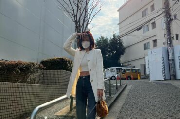 頭ん中進撃の巨人8割しめてる

#白ジャケット#シンプルコーデ#代官山#スニーカー女子#デニムコーデ#ザラコーデ #zara#ootd#fashion#styl...