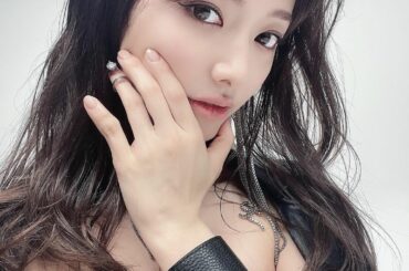 オフショット
白黒じゃないとこんな感じでした
.
.
#AKB48 #newsingle #元カレです #ジャケ写 #shooting #オフショット #ido...