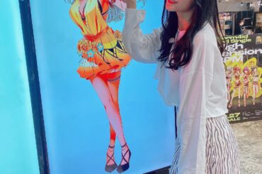 .
「D4DJ マ・マ・マ・Merm4id！」
ありがとうございました
私服と共にダリアちゃんとの
2ショットあげときます
トップスもスカートも
EMODAです...