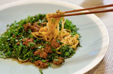 今回&Mで作ったのは
曙橋の人気中華料理屋さんから着想を得た
ニラそばです

シンプルなのになぜこんなに
美味しいんだろうか…

その理由が知りたくて
ナスや違...