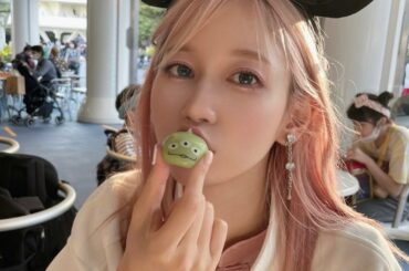 サブちゃんにあげてたリトルグリーンまんのむにゅってやつ
爆笑しすぎて撮るの大変だった
お洋服は全部 @cyunpercent_official です

ちなみに...