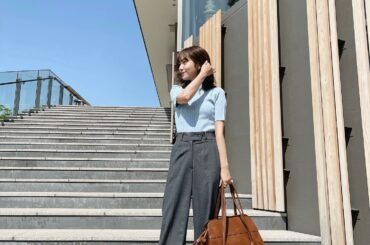 今日は雨だけどお家時間みんな何してますか？
気になる

N WITH.のバックボタンランダムニットの
ブルーに、シックなカラーを合わせるのがお気に入り❥

 #...