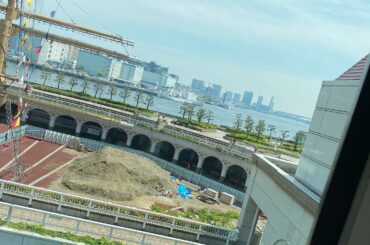 2022.05.05
ゴールデンウィーク中ずっと近くの公園もあれかなぁ…と、久しぶりに遠出してきました
子供たち初めてのゆりかもめ乗車でした
1番前は開けてて、...