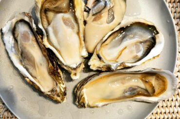 .
またまたお取り寄せ牡蠣
ウォルピスカーターさんのラジオでなまこの話したばかりですが（笑）
今度は大粒の牡蠣
広島では結局牡蠣食べれなかったのですが冷凍で宮城...