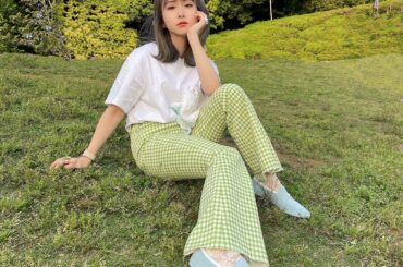 ピクニックラスト投稿
緑だなあ、かなり緑だなあ、なんかみおもアイテムがどんどん緑だらけになってゆく

#ピクニック　#公園コーデ #コーデ　#ギンガムチェック ...