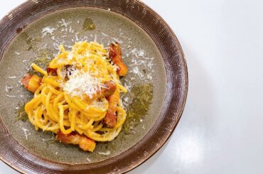 In cucina con Saori

マッテオが教えてくれた
本場カルボナーラは、
今まで自分が作っていたものとまるで違って
驚くほど美味しいです

「生ク...