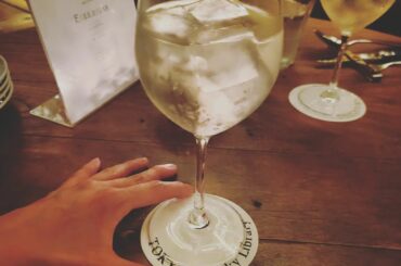 .
母の日で2回目の
@tokyowhiskylibrary へ
ここは雰囲気もいいしお料理も
美味しいし、世界中のウイスキーが並べられてて内装も素敵で静かで母...