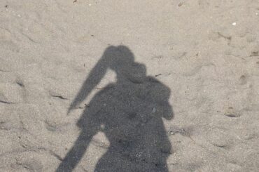 影
⁡
⁡
⁡
ポニーテール鋭利すぎてちょい細めの大根みたいになってる

 #大根ヘアーの人と繋がりたい...