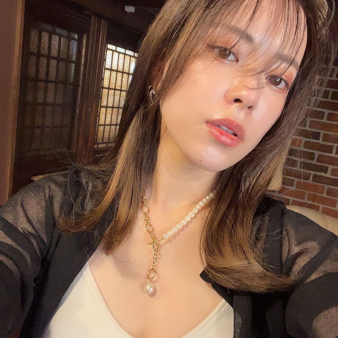 関根りさ 撮影にきたわたしを撮影してみた 艶っぽいのは艶でなく テカリです あついね Moe Zine