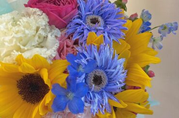 生誕祭でいただいたお花カラフルで可愛かったな
#お花 #花のある暮らし #花束...