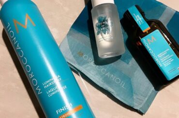 モロッカンオイルもうかれこれ5年ぐらいは愛用してるんですが、この左のルミノーサヘアスプレーもめちゃくちゃいいの！！！
スプレーってパキパキベタベタになるのが嫌で...