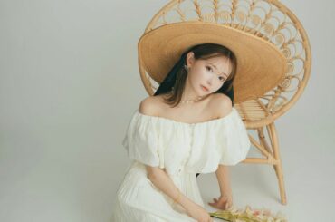 あした15日(wed)20：00- 発売
＂POEMMER＂season2 
@crayme_official 
⁡
19：00〜のインスタライブで
着ながらこ...