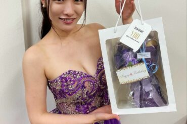 *
新番組収録で、キコーナ神戸中央スロット館様へ

番組スタッフさんから、お誕生日の贈り物頂きました

わたしの担当カラーの紫

ありがとうございますっっ...