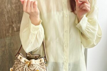 メイクとコーディネートは掛け算だと思っていて、毎日違うメイク、洋服を身につけてます

シャツは @resexxy_official 。
バッグは @torybu...