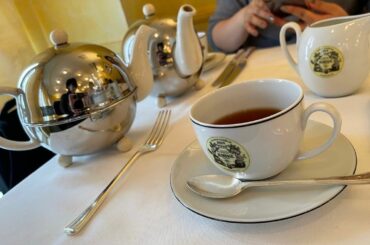 最近梅雨入りしましたね。
ティーポットに反射してるベレー帽の黒崎です。...