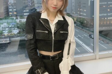 テレ東音楽祭 2022夏 に出演しました！
.
実は今回なんと出演が決まる前から
元カレです の茂木用の衣装を用意していただいてました…！
.
オサレカンパニー...