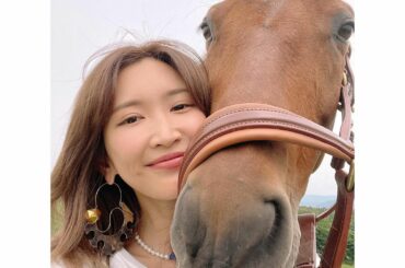 ファームのアイドル、メルちゃん
先日、某有名ウエディング雑誌の表紙撮影でした
(私じゃなくてメルちゃんがね)

優しい撮影チームの皆様とモデルの @akaneh...