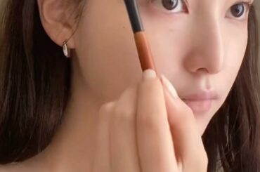 .

時間内に収めるの難しいです

化粧水で拭き取って乳液
日焼け止め2種類と
コンシーラーで部分カバー
アイメイクはマットの単色
統一感を出すために眉と影は
...