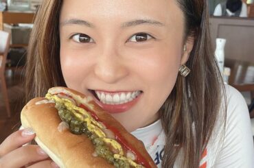 眉毛描くの忘れた...