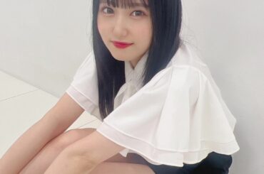 体育座り派？三角座り派？

 #ootd...