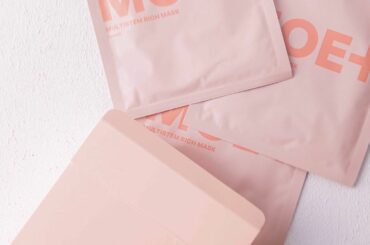 MOE +のパッケージをちらみせ
５枚入りと10枚入りで発売する予定です！

1個当たりの美容液もたっぷり入っているので、
週に1回の贅沢マスクとして使ってほし...