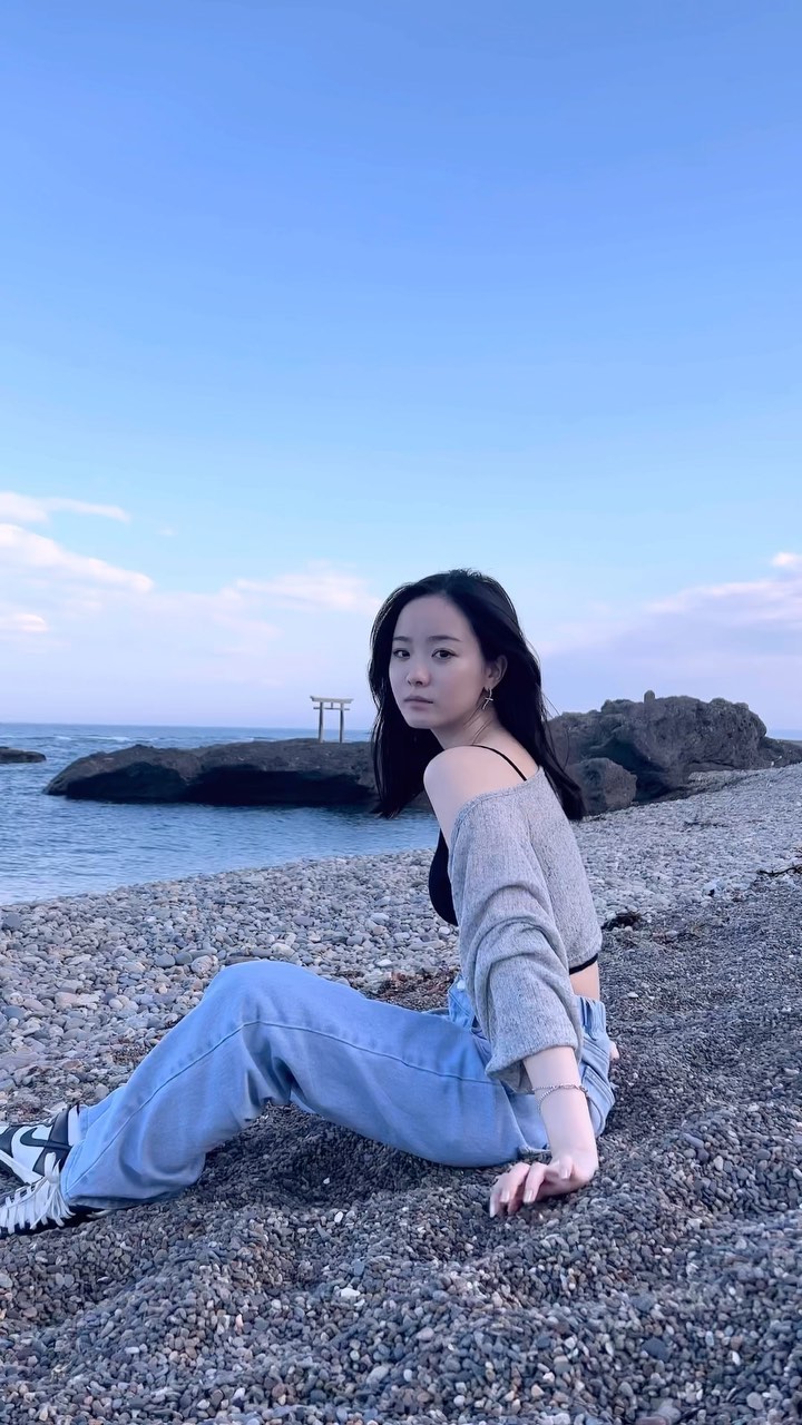 葉月ひとみ Moe Zine