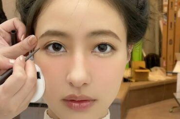 中国メイクを中国人ヘアメイクの @conya_reika ちゃんに教えてもらったよ
中国で流行っているアイライナーの描き方らしい

#ワンホンメイク　#中国メイ...