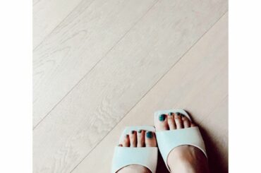 今日の足元
スクエアトゥのミュールは @titivate とのコラボアイテム

square toe clear heel mule @titivatejp...