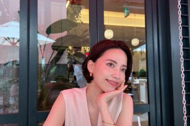 真っ赤なパラソルの下で
風があるから外でも気持ちいい〜！
・
マネージャーのカメラで撮ってもらったんだけど、やっぱり画質いいね？！全然違うiPhone変えたい
...