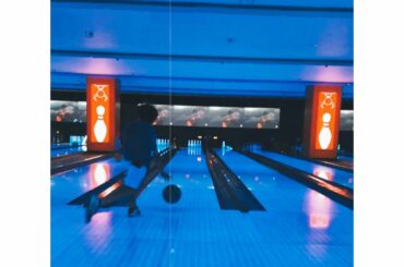 お帰り次男くん
早速御所望のボーリングに

実は私、午前中にYouTubeの撮影でボーリングに行き、午後には息子とボーリングという...人生で1日2回ボーリング...