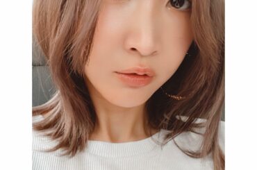 最近メイクが楽しい

今日は昨日発売したばかりの @lauramercier のシアーリップスティックと、ブラッシュカラーインフュージョンというチークを使用

...