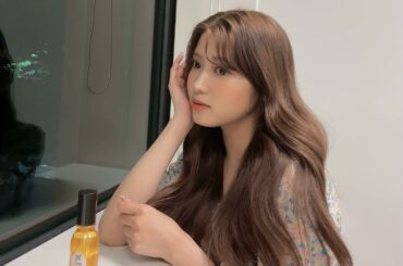 最近湿気とかで髪の毛パサついてきた時の救世主‍
⁡
補修ケアをしてくれながら
程よくニュアンス感出せるの嬉しい~
⁡
しかも使い方も、乾いた髪に１...