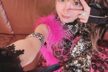 .
目元にたくさんキラキラつけました
小さいラインストーン持ってなかったけん みやびがくれた
ありがと みやび
・‥…━━━☞・‥…━━━☞
#キラキラメイク ...