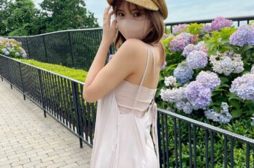 道に咲いてる花を
美しいと思えるようになりました

紫陽花まだ咲いてた♡

帽子の質問たくさんいただいたのだけど
この日帽子持っていったのにどこかで無くして
急...