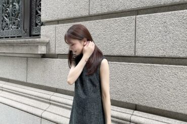 ⁡
先日載せたツイードワンピースの色違いのブラック♡
⁡
ブラックベースにブルー系の糸が混ざっていて
程良い抜け感がおしゃれ可愛いです 
⁡
どちらのカラーもと...