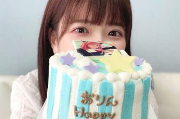 - ̗̀  ̖́-

今年のお誕生日ケーキが
すごく可愛すぎたので載せさせてください…♡

アーニャな私とオグリが乗ってる大好きな水色ケーキと
顔面ポッチャマケ...